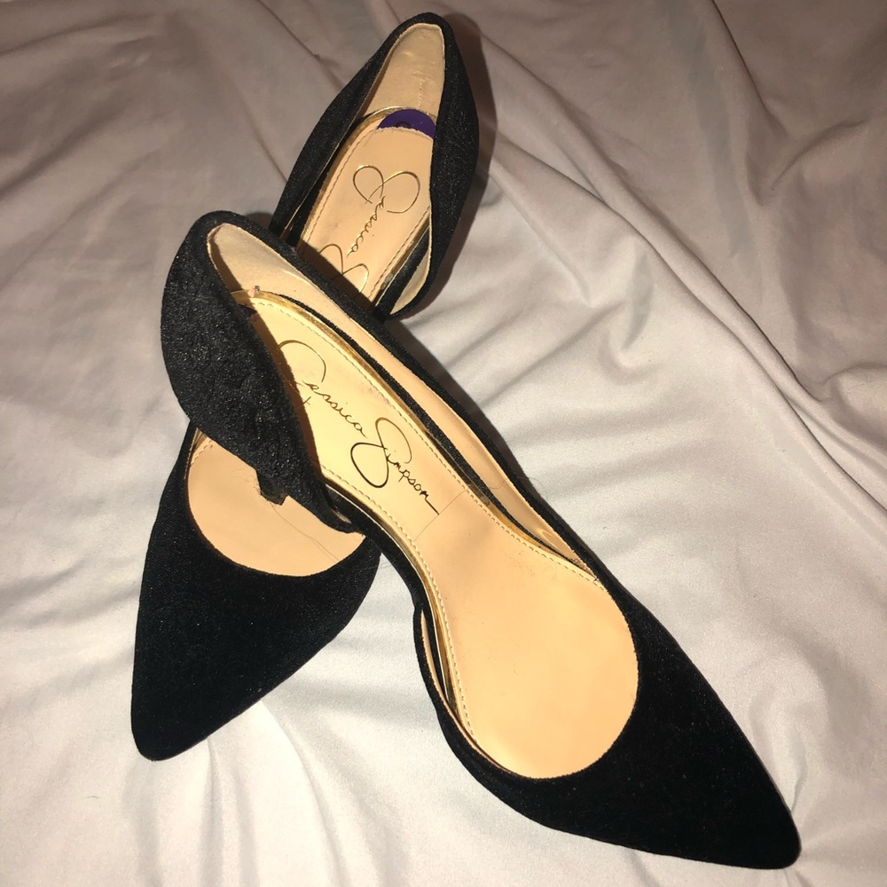 Black suede  pumps